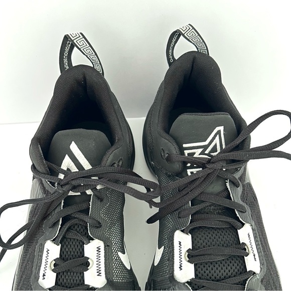 Nike Giannis Immortality 2 Basketball Shoe Holographic NWOT Black Size 10.5 main image 16